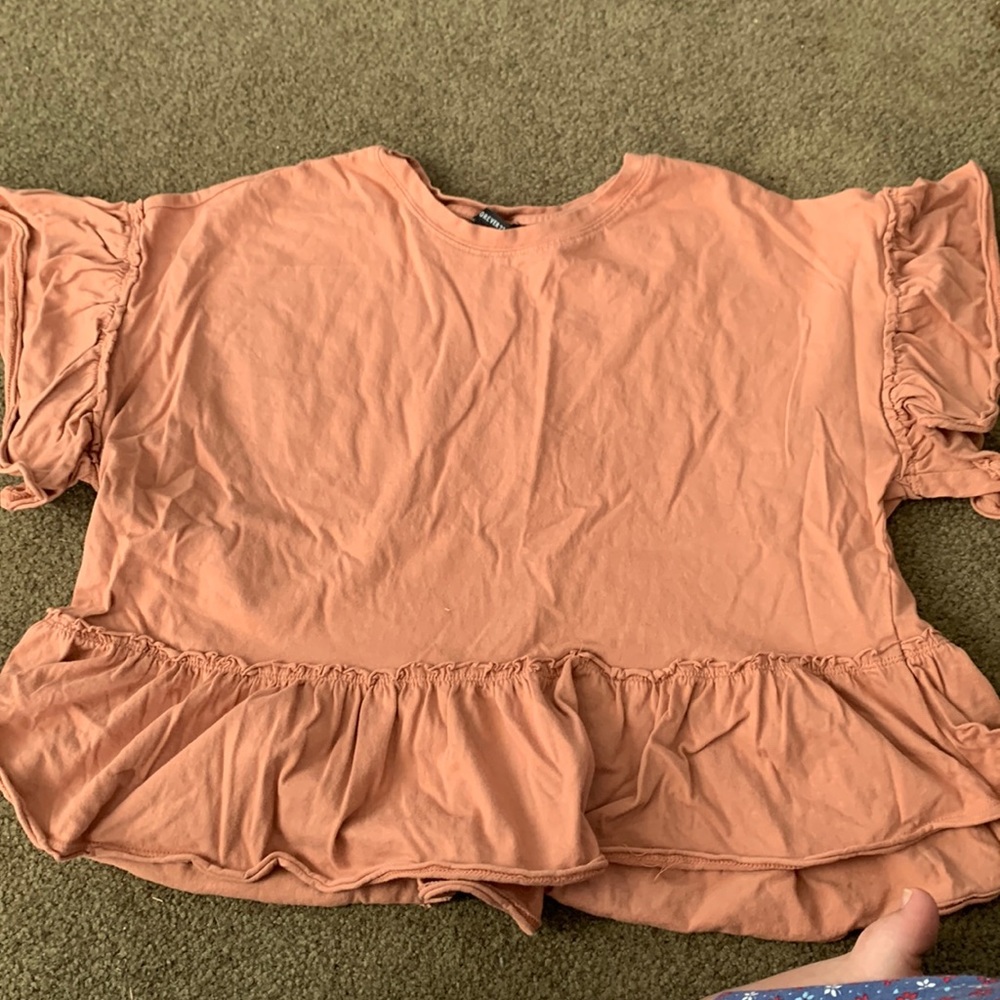 Forever 21 ruffled sleeve top!